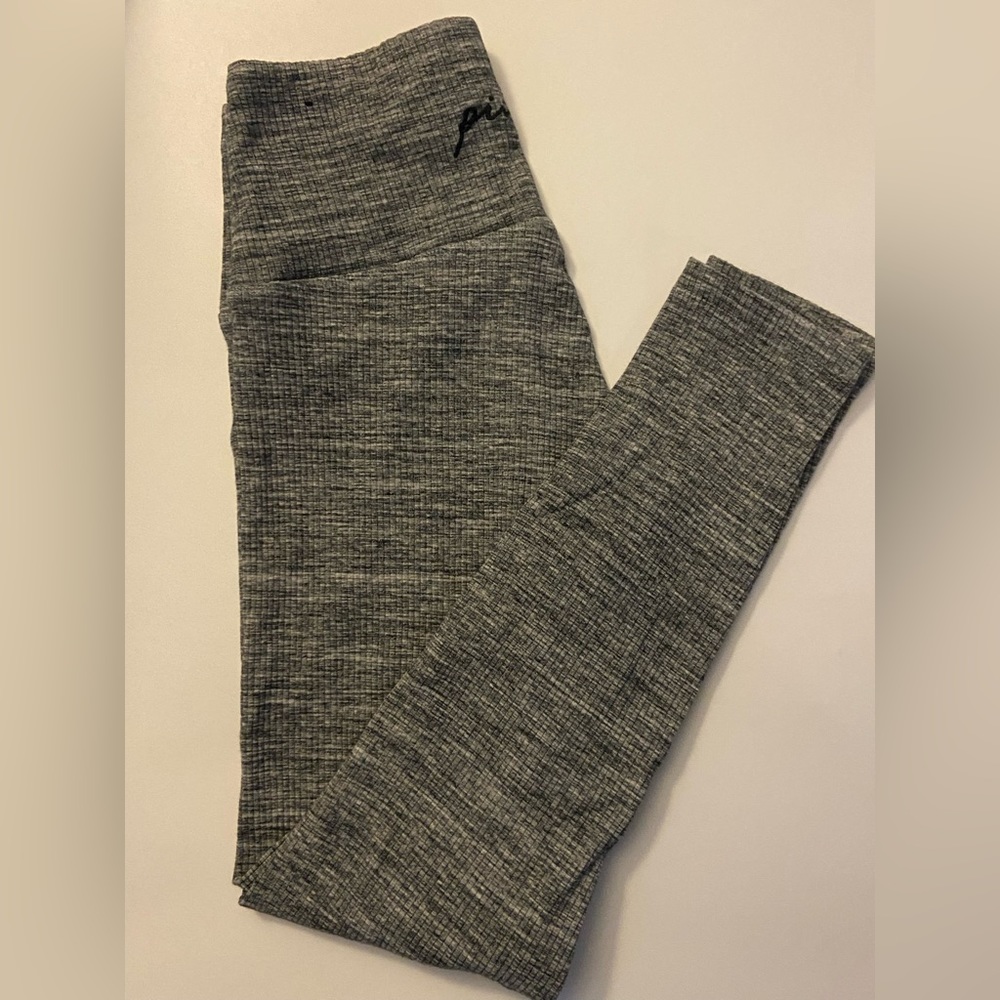 Victoria Secret- PINK: Grey Leggings/ Yoga Pants